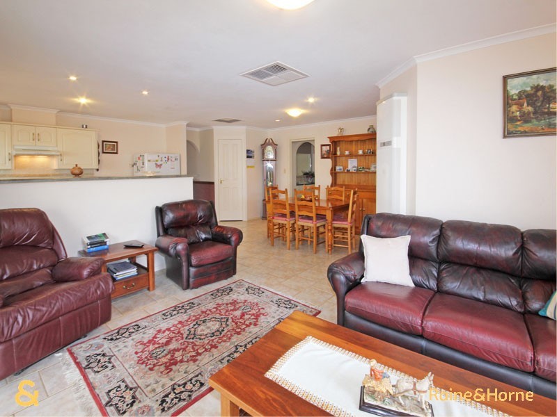 10 Perin Avenue, Woodcroft SA 5162