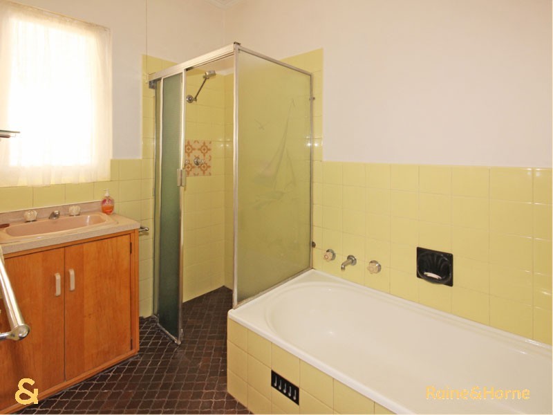 9 Roger Road, Morphett Vale SA 5162