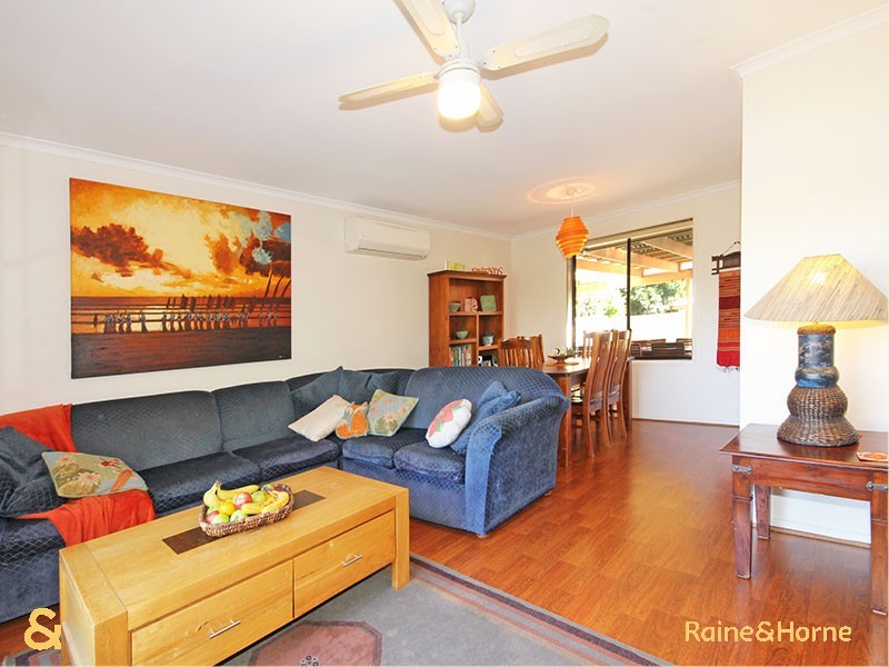 12 Warburton Drive, Woodcroft SA 5162