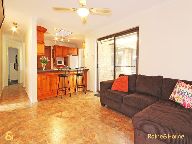 12 Warburton Drive, Woodcroft SA 5162