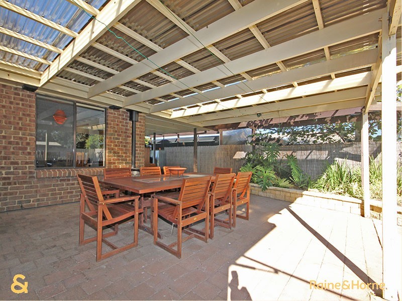 12 Warburton Drive, Woodcroft SA 5162