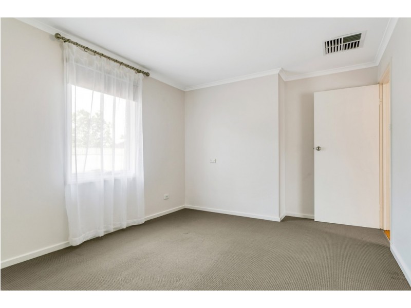 6 Lindsay Drive, Morphett Vale SA 5162