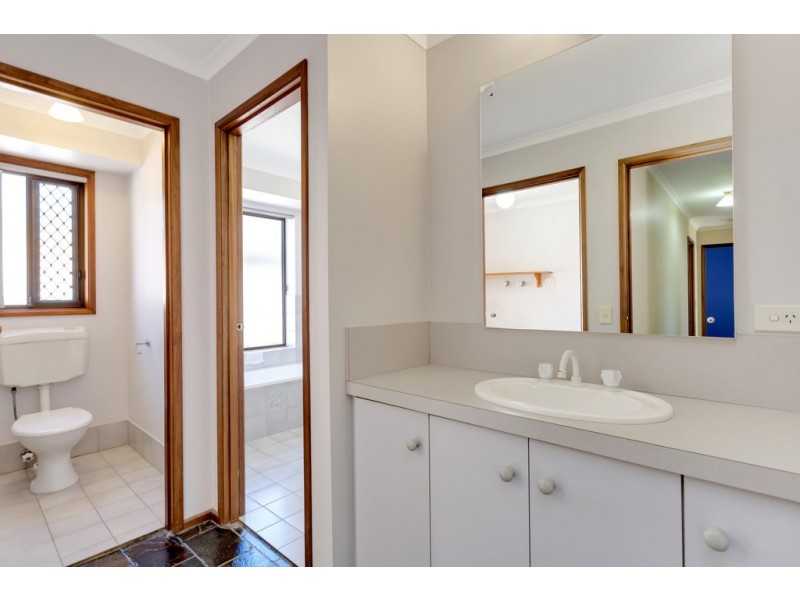 9 Holmeswood Court, Onkaparinga Hills SA 5163