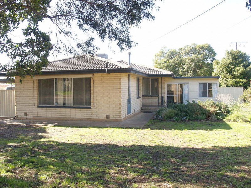 4 Dominic Crescent, Morphett Vale SA 5162