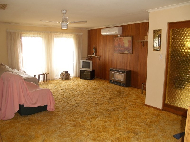 12 Haseldene Drive, Christie Downs SA 5164
