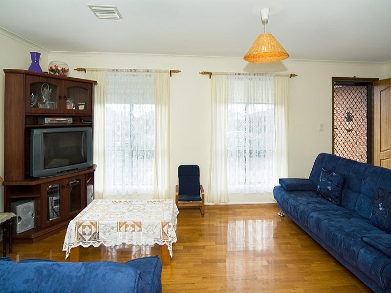 24 Brookland Valley Drive, Woodcroft SA 5162