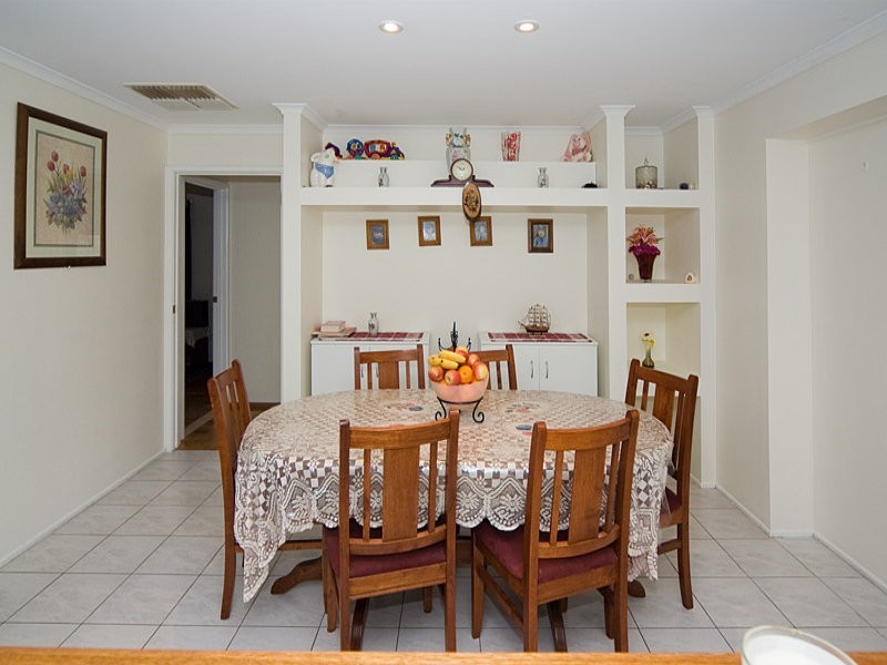 24 Brookland Valley Drive, Woodcroft SA 5162