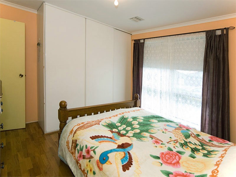 24 Brookland Valley Drive, Woodcroft SA 5162