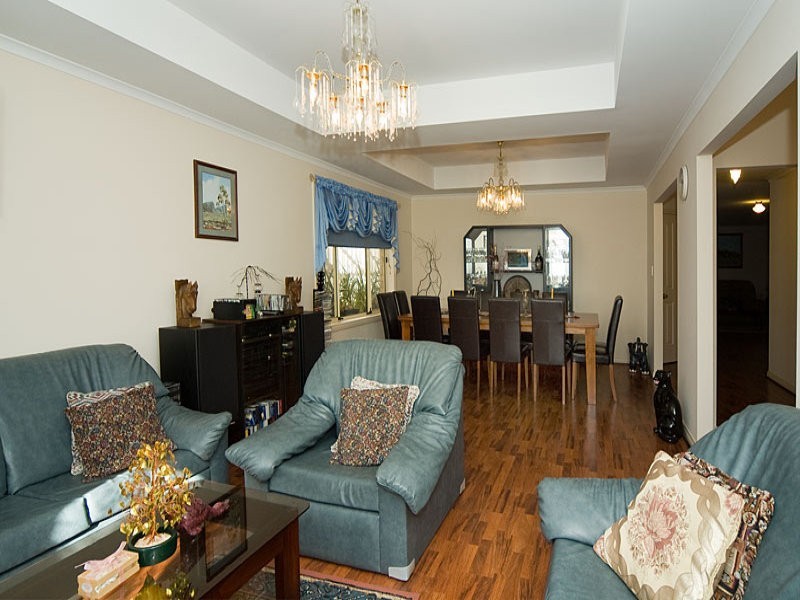 15 Carlisle Court, Hallett Cove SA 5158