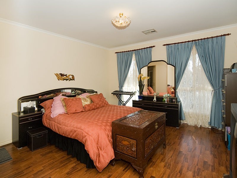15 Carlisle Court, Hallett Cove SA 5158