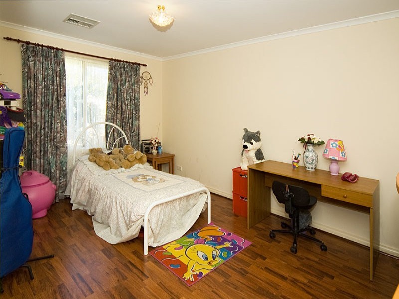 15 Carlisle Court, Hallett Cove SA 5158