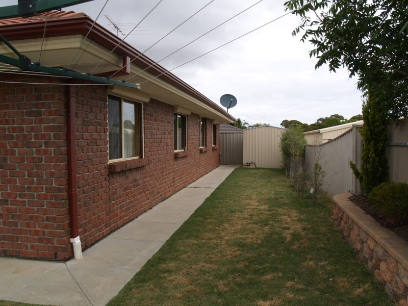 31 Shillabeer Crescent, Woodcroft SA 5162