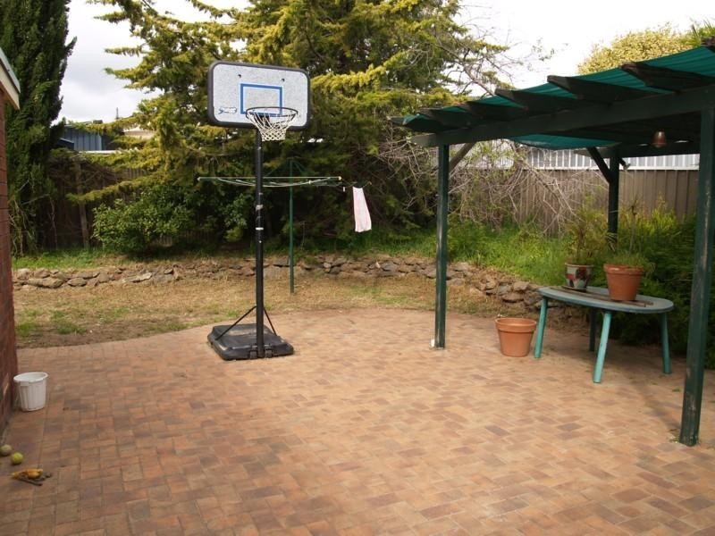 16 Tangara Drive, Aberfoyle Park SA 5159