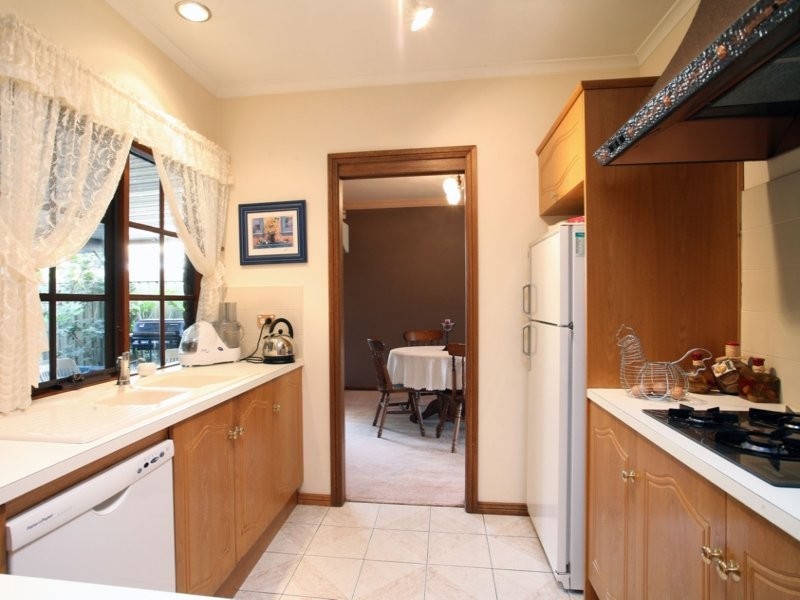 16 Lapwing Street, Hallett Cove SA 5158