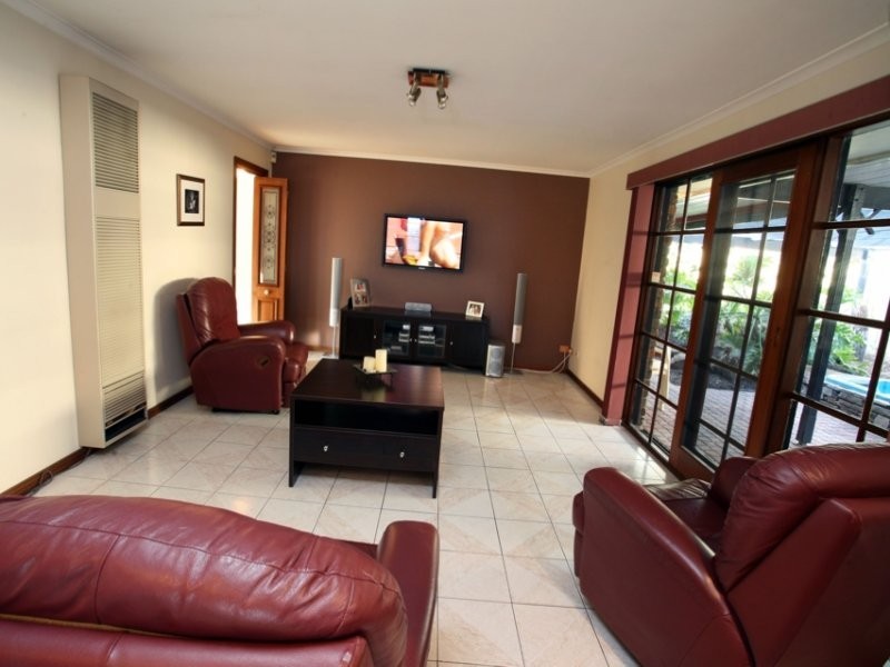16 Lapwing Street, Hallett Cove SA 5158