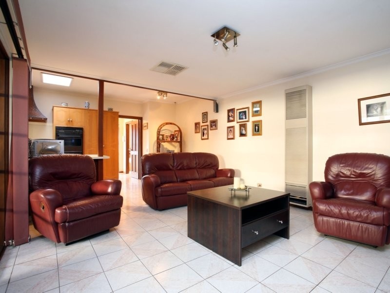 16 Lapwing Street, Hallett Cove SA 5158