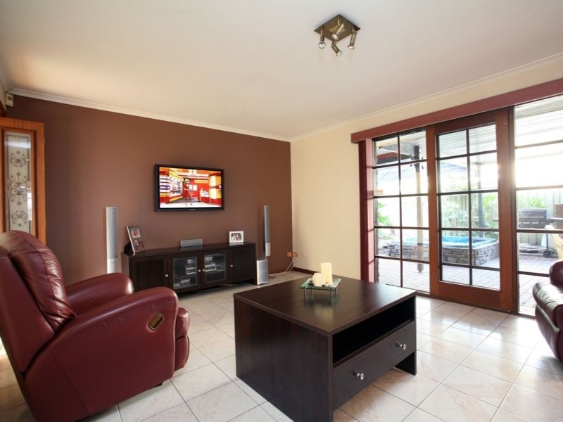 16 Lapwing Street, Hallett Cove SA 5158