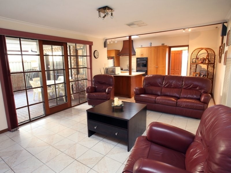 16 Lapwing Street, Hallett Cove SA 5158