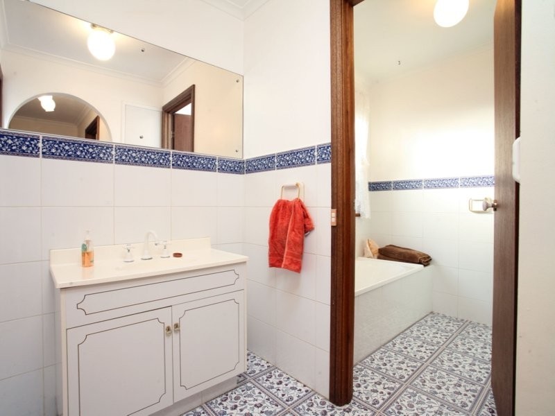 16 Lapwing Street, Hallett Cove SA 5158