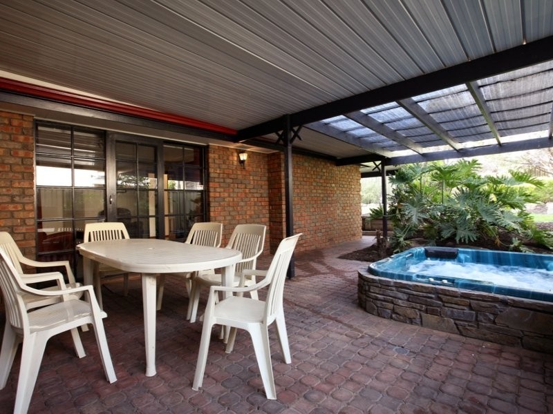 16 Lapwing Street, Hallett Cove SA 5158