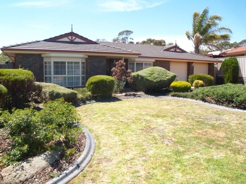 11 Tobin Crescent, Woodcroft SA 5162