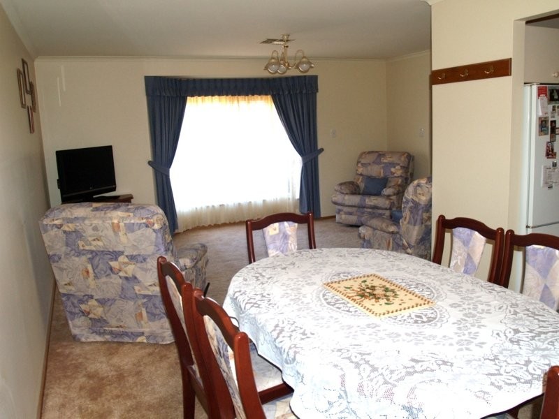 11 Tobin Crescent, Woodcroft SA 5162