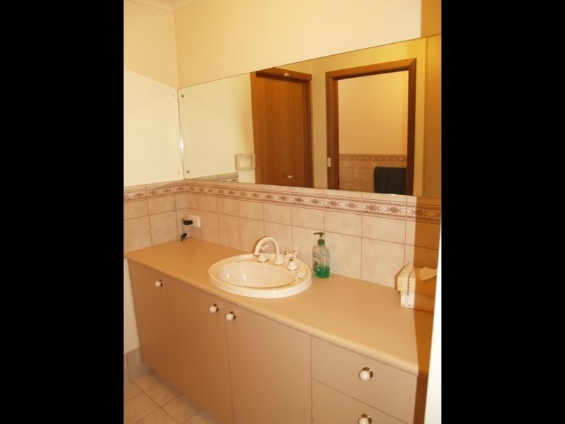 11 Tobin Crescent, Woodcroft SA 5162