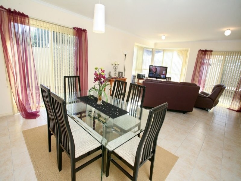 8A Albany Crescent, Oaklands Park SA 5046