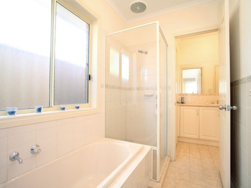 8A Albany Crescent, Oaklands Park SA 5046