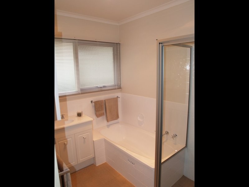 10 Hammond Avenue, Morphett Vale SA 5162