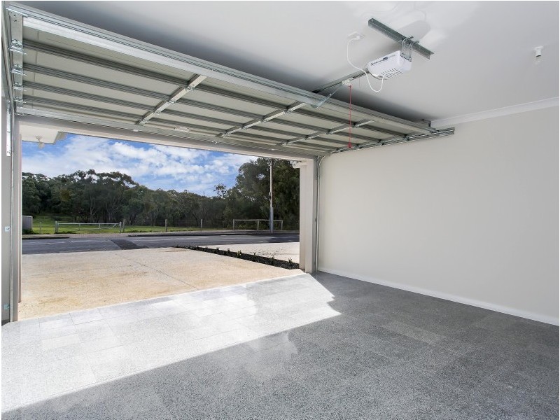 4b York Drive, Flagstaff Hill SA 5159