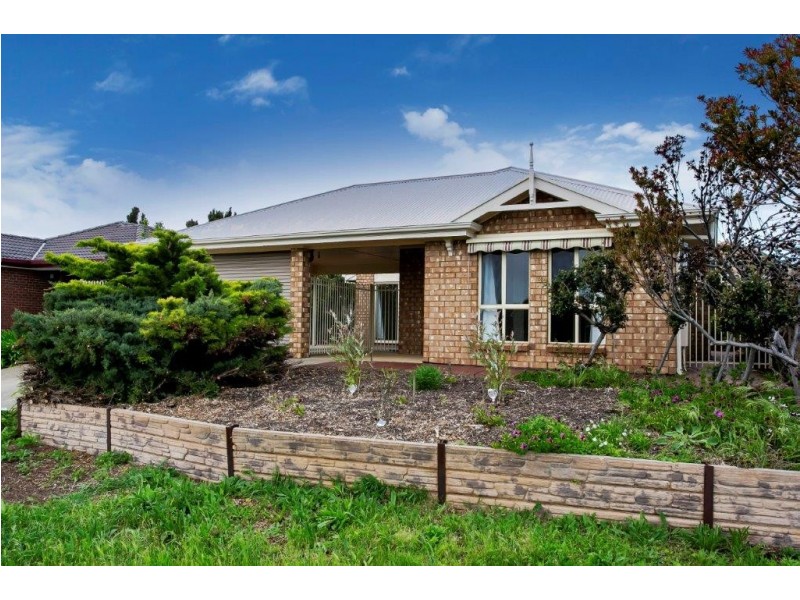 11 Esther Drive, Woodcroft SA 5162