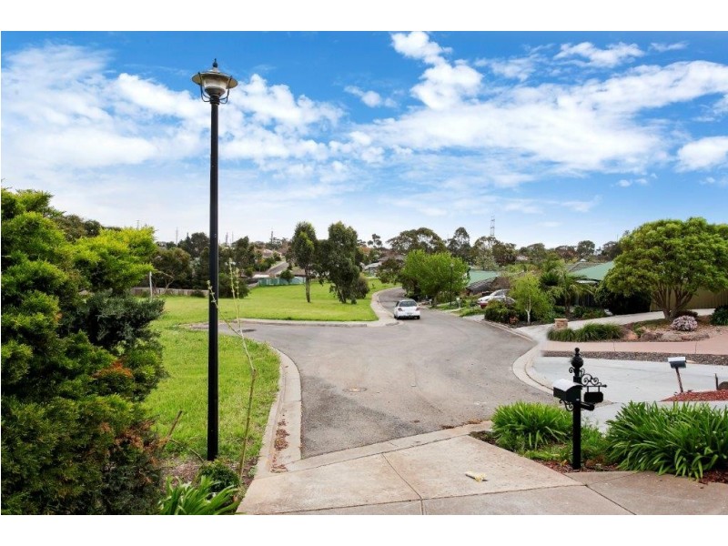 11 Esther Drive, Woodcroft SA 5162