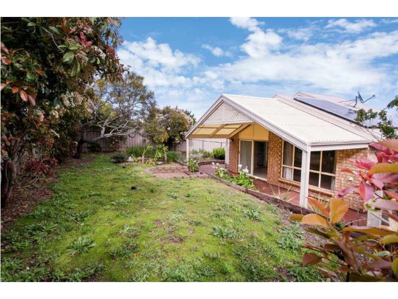 11 Esther Drive, Woodcroft SA 5162