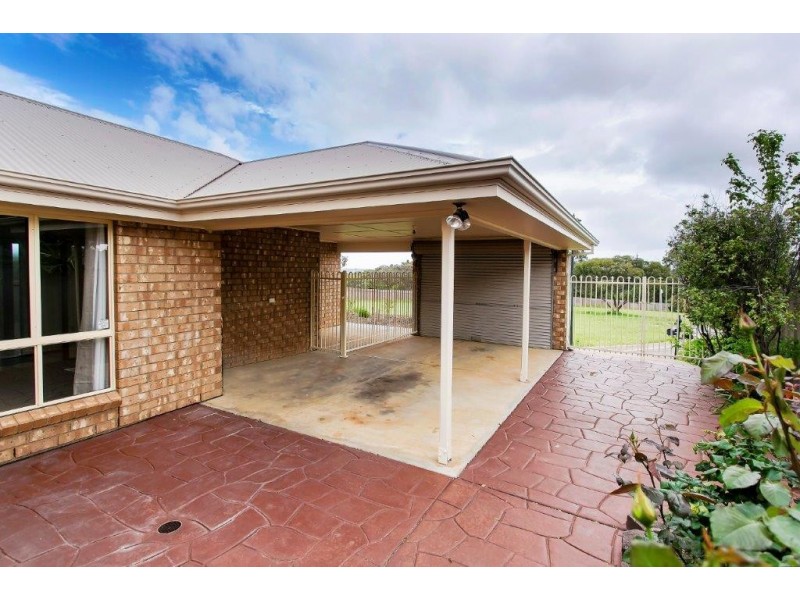 11 Esther Drive, Woodcroft SA 5162