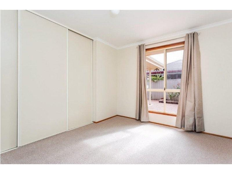 11 Esther Drive, Woodcroft SA 5162