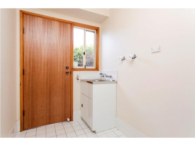 11 Esther Drive, Woodcroft SA 5162