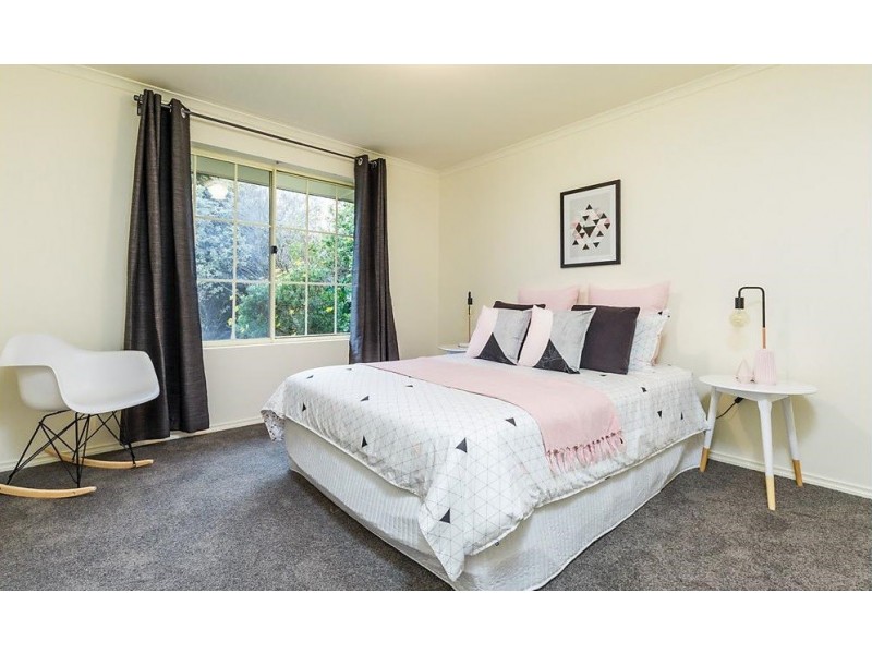 4 Middlebrook Court, Woodcroft SA 5162