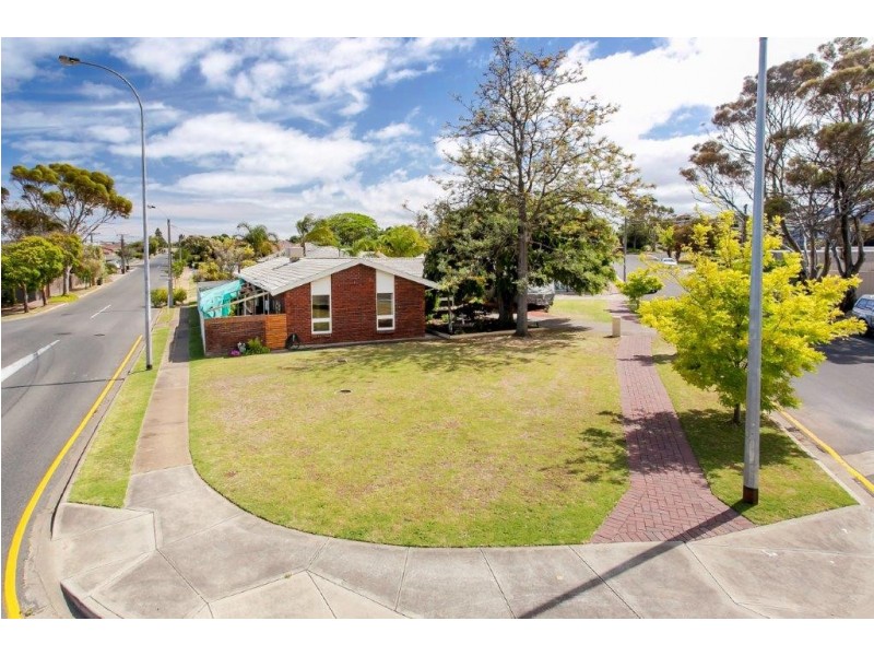 4 Fox Avenue, Christies Beach SA 5165