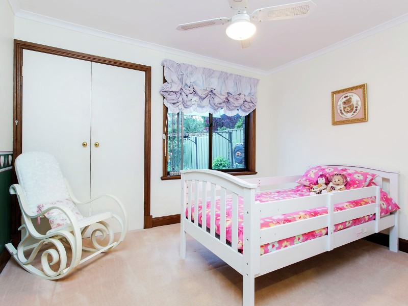 11 Equestrian Drive, Woodcroft SA 5162