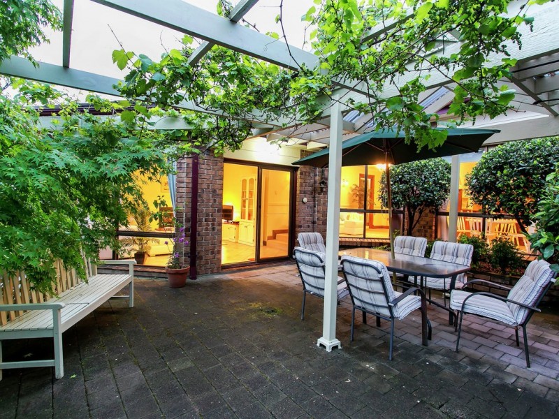 11 Equestrian Drive, Woodcroft SA 5162