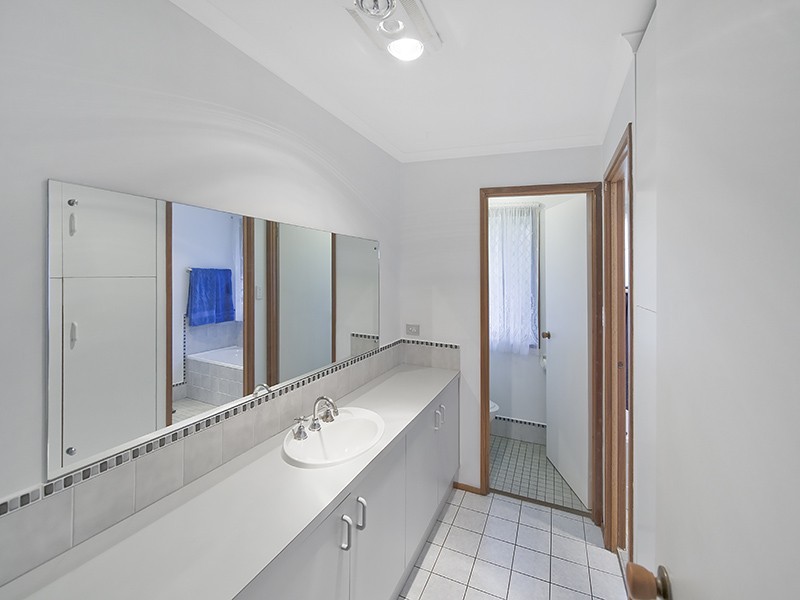 13 Sherebrooke Boulevard, Woodcroft SA 5162