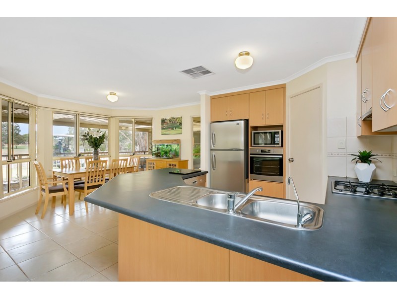 3/24 Golf Course Drive, Woodcroft SA 5162