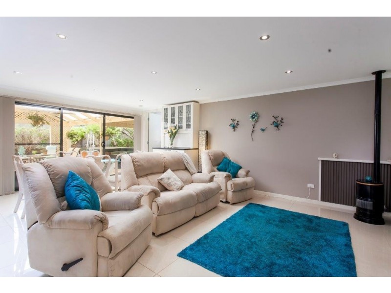 16 Mason Avenue, Happy Valley SA 5159