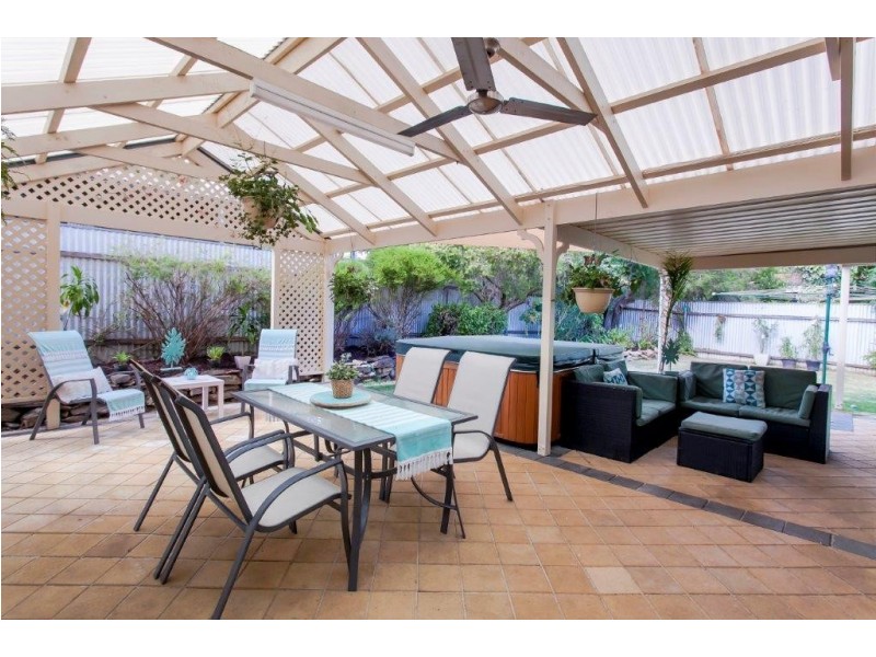 16 Mason Avenue, Happy Valley SA 5159