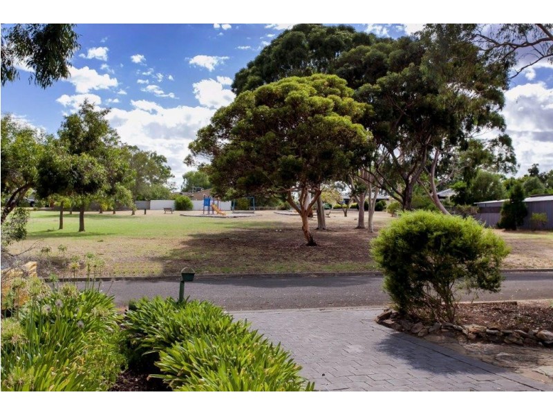 16 Mason Avenue, Happy Valley SA 5159