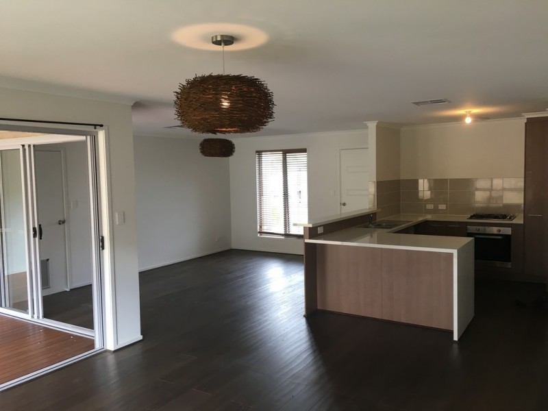 25 Yeltana Avenue, Huntfield Heights SA 5163