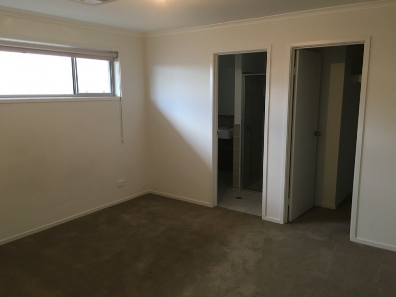 25 Yeltana Avenue, Huntfield Heights SA 5163