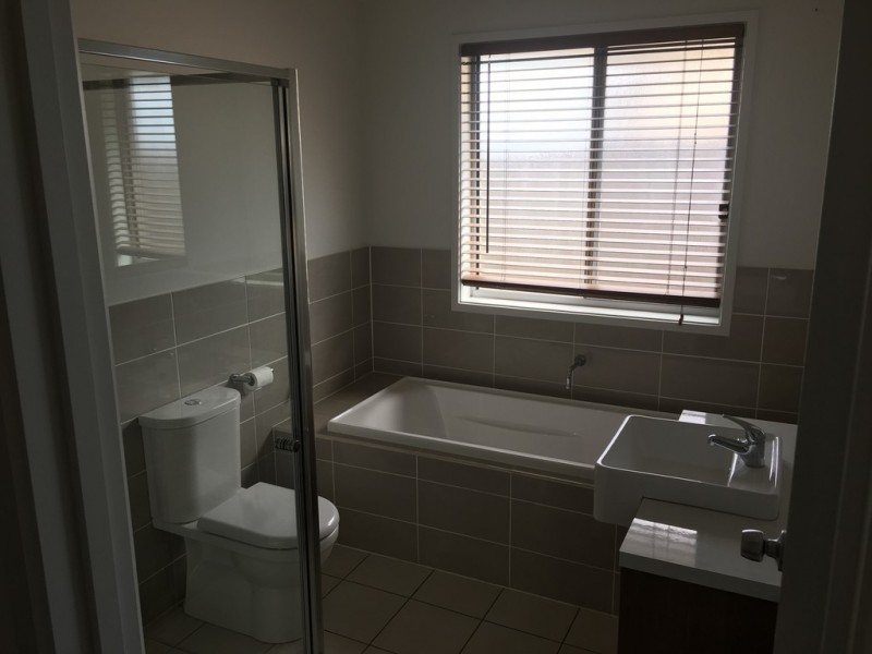 25 Yeltana Avenue, Huntfield Heights SA 5163