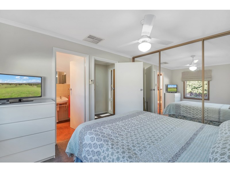 42 Beresford Avenue, Christie Downs SA 5164